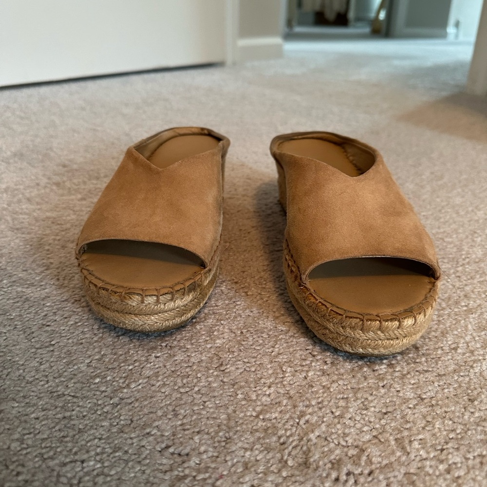 Tan suede clog heels - Picture 4 of 6